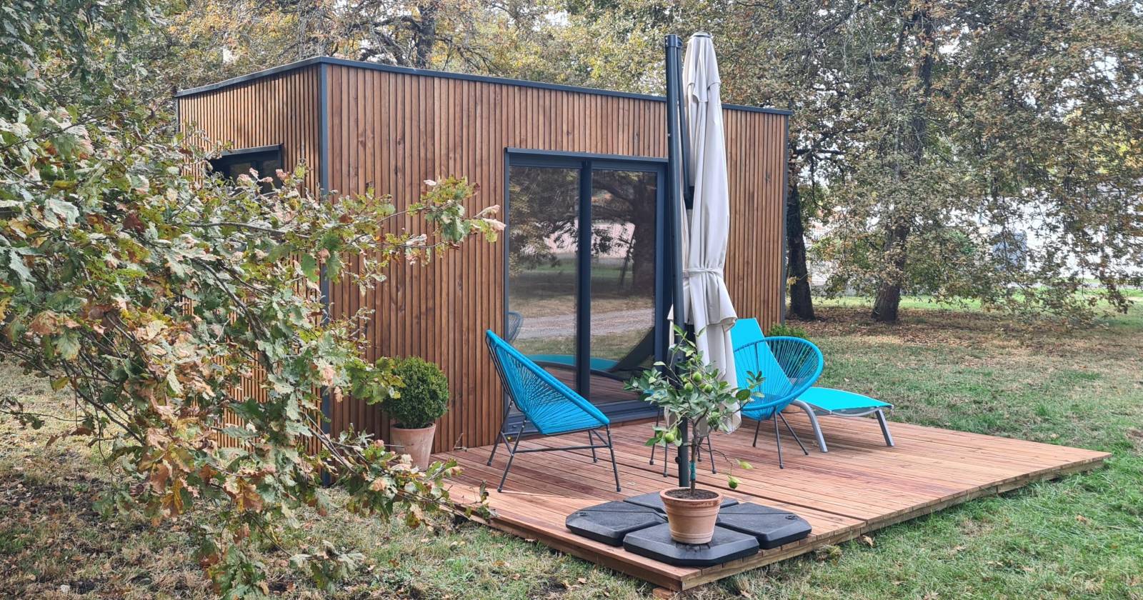 Chambre d'ami au fond du jardin